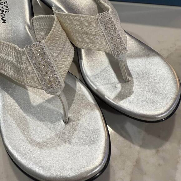 White Mountain Wedge Thong Platform Sandals Women's 8M White Rhinestone Accent - Picture 5 of 9